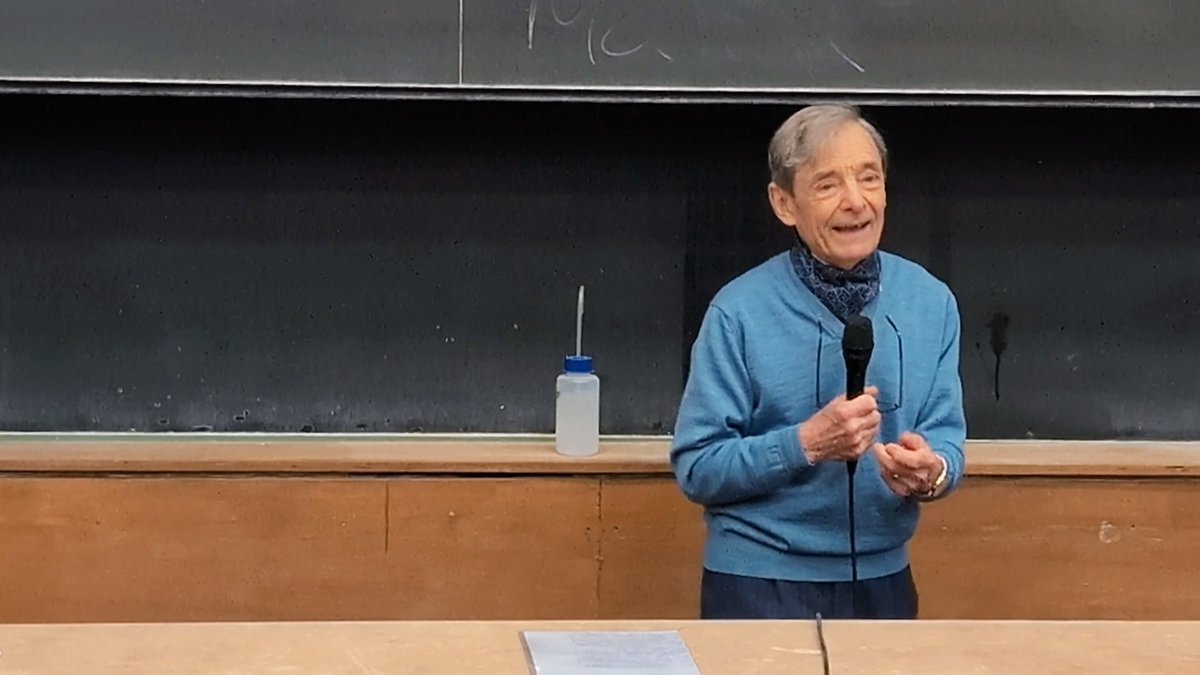 RegisDaniel tweet media