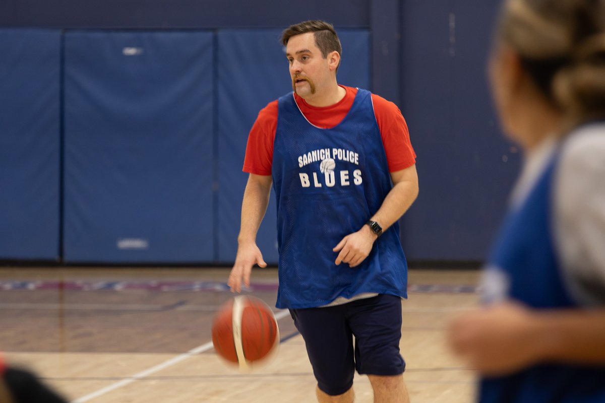 Saanich Police officers and staff squared off against Grade 12 Boys and Girls from Claremont Secondary School today in a friendly game of basketball! 
The students took it easy on SPD and came away with the W. Final score of 34-31. 
Thanks to all the students who packed the