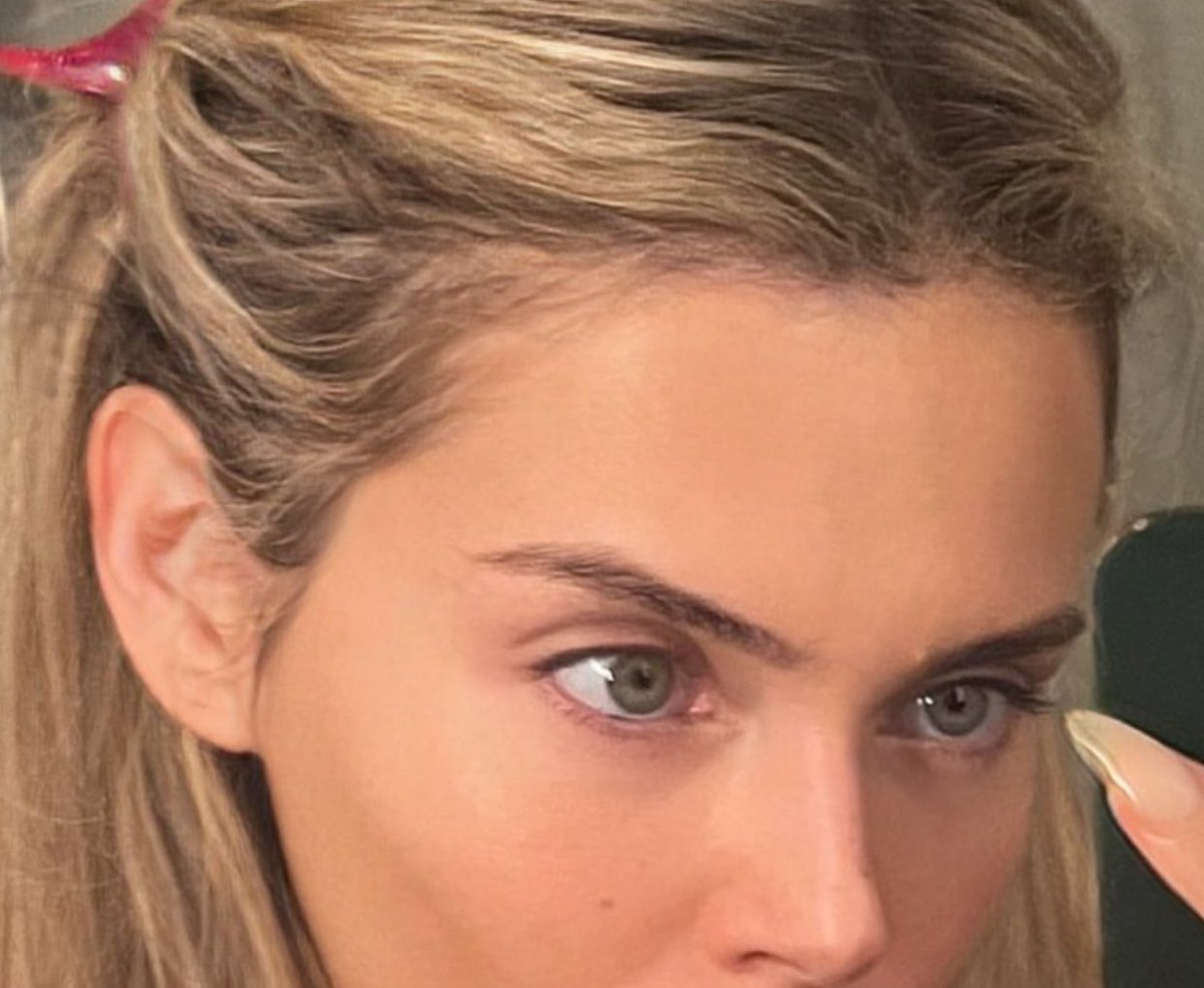 celestialbe1ng's tweet photo. 2% club

Green-eyed girls on health X>>> https://t.co/pwAiQcWpol