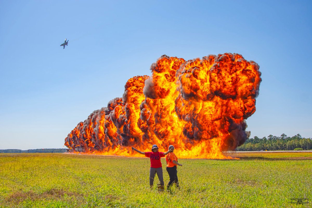 Bringin’ the Fire Power 🔥

Firewalkers International Pyro burst onto the air show scene in 2013! Each air show season this incredibly talented team travels the country, lighting up their famous Wall of Fire display that’s so spectacular it leaves everyone wanting more!