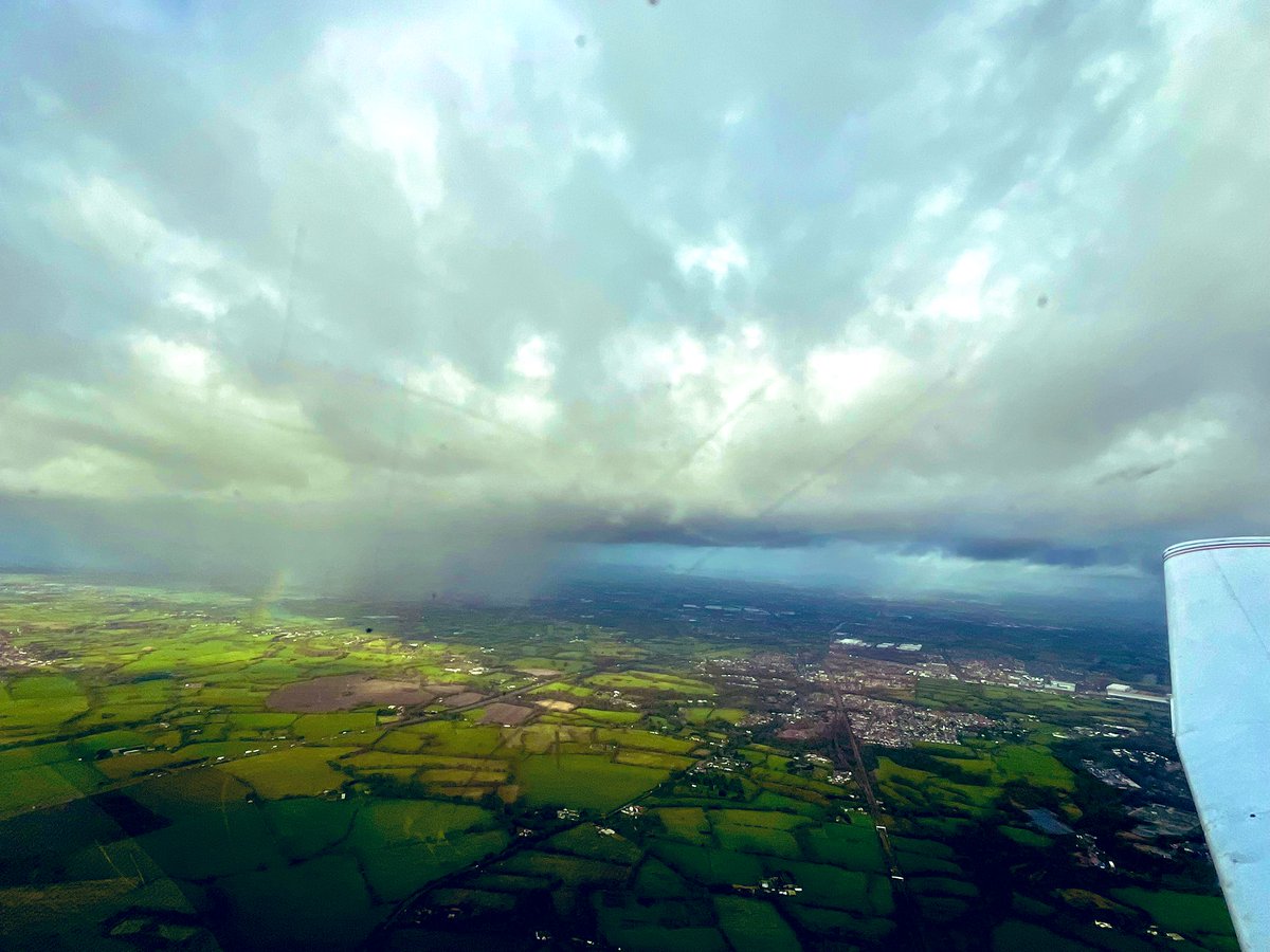 NeoGlitchXBT's tweet photo. 2000β Spot winds today ! 50kt
Actually quite smooth up there , just slow one way and fast the other.
#pilotlife #ukpilot https://t.co/qmUx4VKVfK