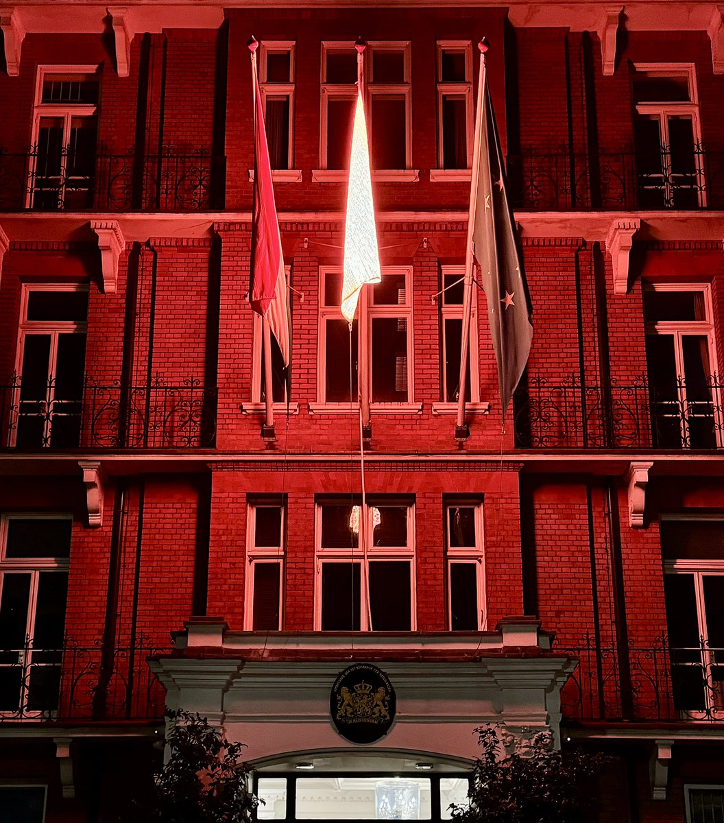 As of tonight, we #OrangeTheWorld at the <a href="/NLinUK/">Netherlands Embassy 🇬🇧</a> Embassy in London. #ViolenceAgainstWomen #16Days