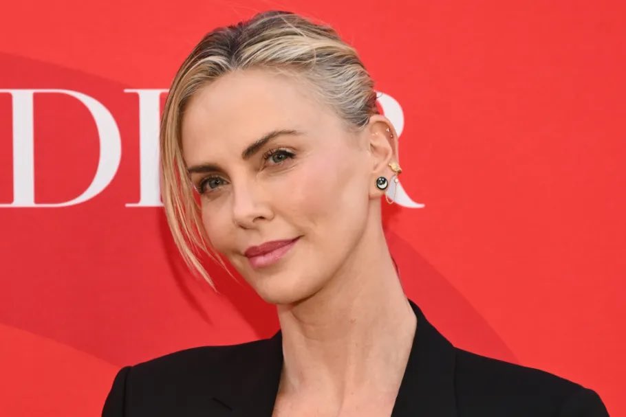 Segundo a Variety, Charlize Theron se juntou ao elenco do próximo filme escrito e dirigido por Christopher Nolan, que estreará nos cinemas em 2026.

O filme conta com Matt Damon, Tom Holland, Anne Hathaway, Zendaya, Lupita Nyong'o e Robert Pattinson.
