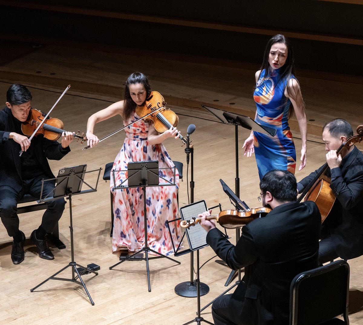Fleur Barron (@barronfleur) on Twitter photo That’s a wrap on a great U.S. tour with the Grammy-winning Parker Quartet💕John Luther Adams, new arrangements of Mahler +Brahms, and the premiere of a song cycle by Anthony Cheung (poetry by Arthur Sze and Victoria Chang). Thanks for the 📸 <a href="/pcmsconcerts/">Philadelphia Chamber Music Society</a> 🙌 That’s a wrap on a great U.S. tour with the Grammy-winning Parker Quartet💕John Luther Adams, new arrangements of Mahler +Brahms, and the premiere of a song cycle by Anthony Cheung (poetry by Arthur Sze and Victoria Chang). Thanks for the 📸 <a href="/pcmsconcerts/">Philadelphia Chamber Music Society</a> 🙌