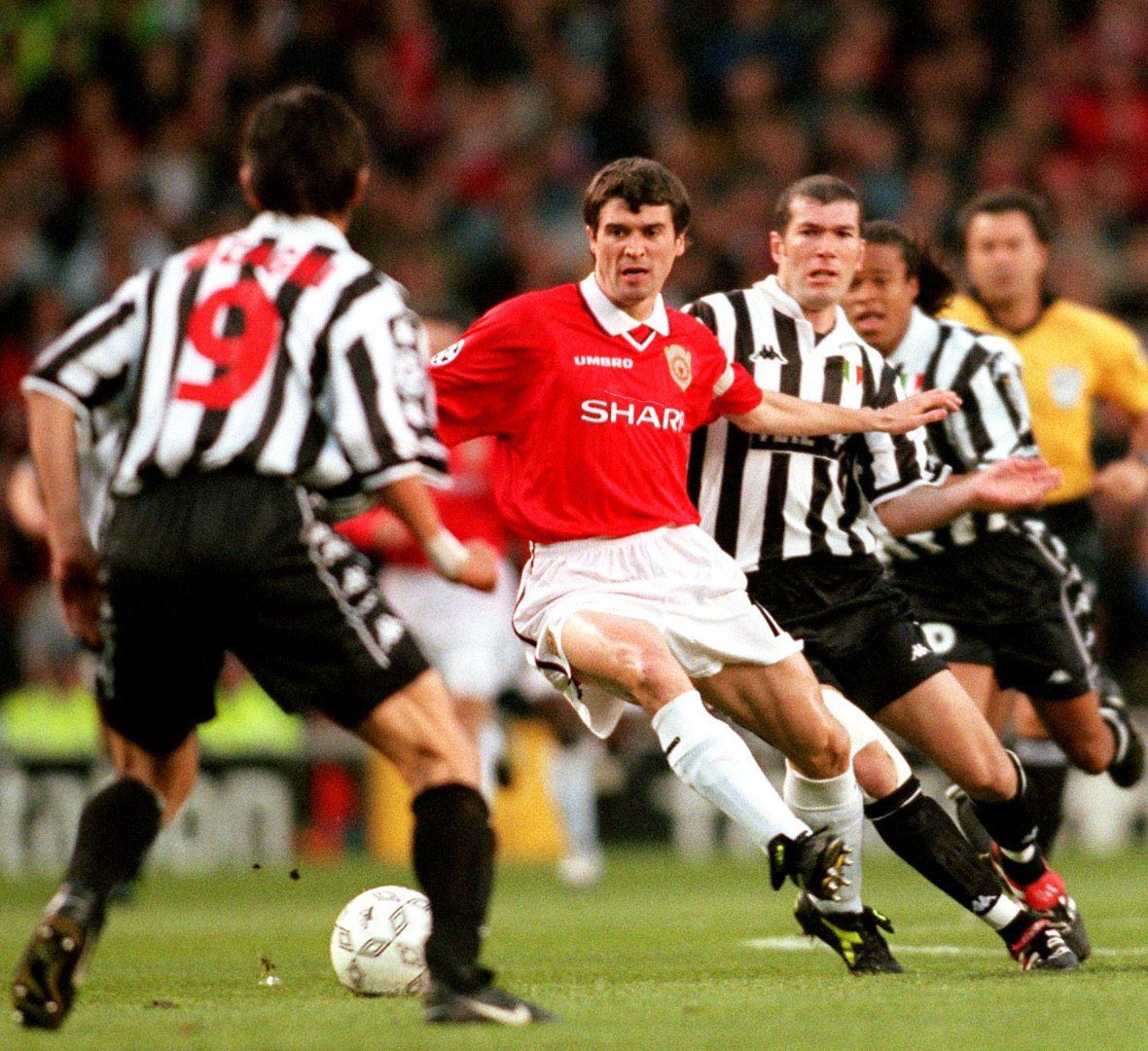 The_AJC_'s tweet photo. Roy #Keane 🗣️🎙️: “#Juventus I had an agreement with the deal was basically done, with a touch more money than I had at United but ultimately it was almost the same as the one I had at United at that time. It didn’t blow me out of the water if you’d like. I always had a soft spot for Juventus though. I do regret not playing abroad” (@WeAreTheOverlap )