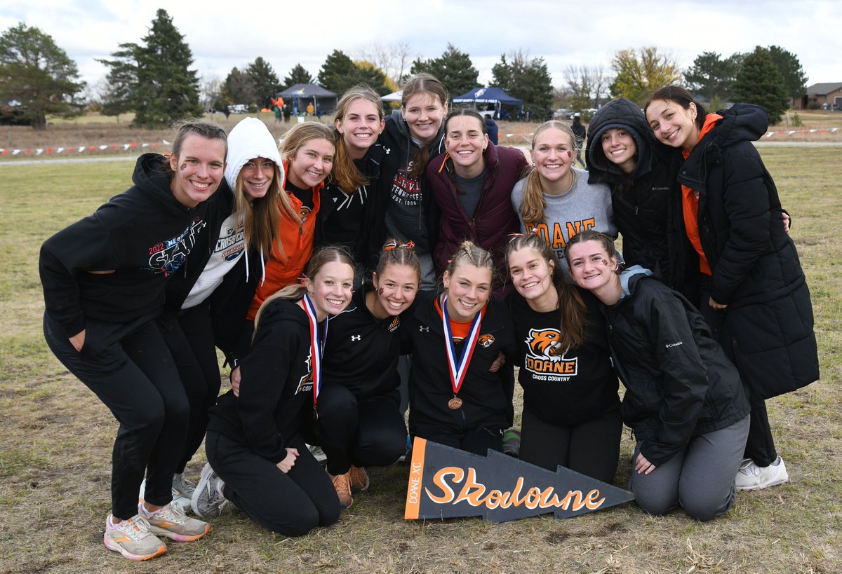 Scoop_DoaneTF's tweet image. We learned today that #DoaneXC placed 14 team members on the NAIA Scholar-Athlete List!

To earn a spot on the list, a student must have attended the institution for a full year and maintain a 3.50 or higher GPA…

Women: @CallaWittland, Maddy Ramey, Emily Lytle, @laurahasemann,…