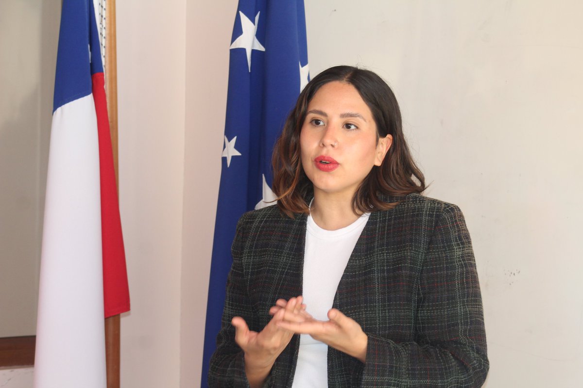 MinjudhMagallan's tweet photo. La Seremi Michelle Peutat asiste junto a Seremi @MinMujeryEG y Director Reg. (S) de Sename a actividad "Corta con la violencia de género", en el marco del Día Internacional de la Eliminación de la Violencia contra las Mujeres, en el Centro de Justicia Juvenil Río de los Ciervos. https://t.co/MKQpYERqKQ