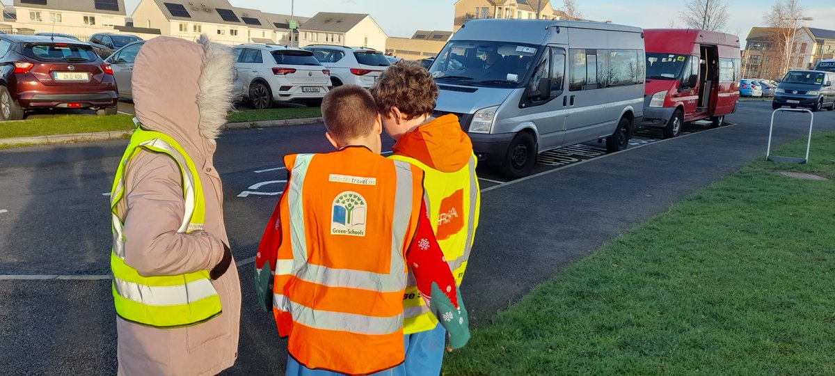 GSBB_Sord's tweet image. Suirbhé tráchta inniu. 
Cosc ar Réchasadh (no Idiling)
@GreenSchoolsIre  @greenschools_travel 
#CleanAirWeek #BeatAirPollution #CAW24