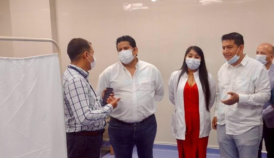 #IESSteInforma | <a href="/GomezlRichard/">Richard Gomez</a>, vocal en representación de los Asegurados del <a href="/IESSec/">IESS</a>, cumplió agenda de trabajo en #Cañar. 

Visitó el Hospital del Día La Troncal y junto a las autoridades locales recorrió:

👩🏻‍⚕️Quirófano 
✅Rehabilitación 
🏥Consulta externa
💊Farmacia