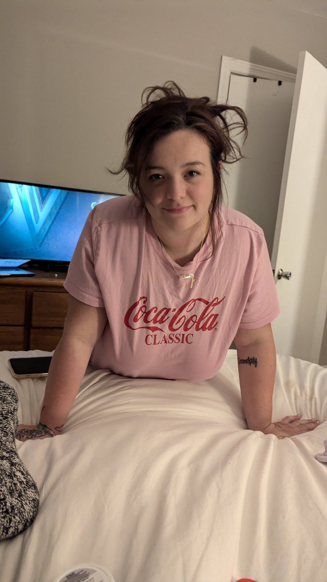 ZoSpitOnIt's tweet photo. Anyway if you'd be interested in seeing these boobs squirting out milk... 😏 DM &amp; LMK https://t.co/EfBGgt0Wmv