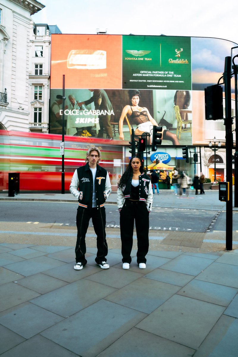 TIMEEUK's tweet photo. Amid the chaos, time waits for no one. Make your move⏳

Timeless Varsity Jackets Out Now‼️

LINK IN BIO

#TimeeTakeover #StreetLuxury #ElevateYourself #menfashion #womenfashion #time #timeeuk https://t.co/Ahi2ymFnid