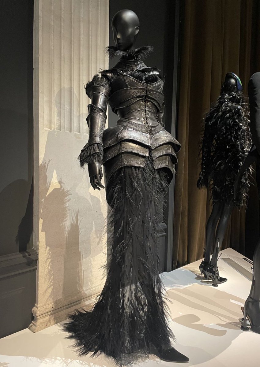 IvoryMali's tweet image. Thiery Mugler’s ‘Carapace Couture’ SS 1997