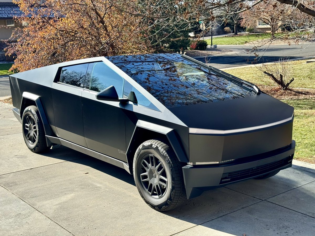 spotted_model's tweet photo. Various reactions from the neighbors (probably):

What is that hideous thing? 

Does Batman live there? 

I can’t look away

First, they buy one of those ugly trucks and then they have the nerve to make it black. The ego on those guys 😡 https://t.co/McOPrdcvvP