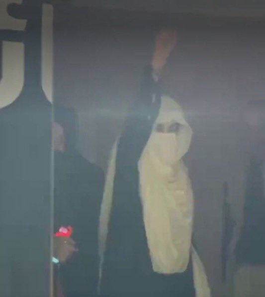 نکلو، پنڈی/اسلام آباد کے شہریوں
اب نہیں تو کب !
Some talk the talk others walk the walk
#FinalCall