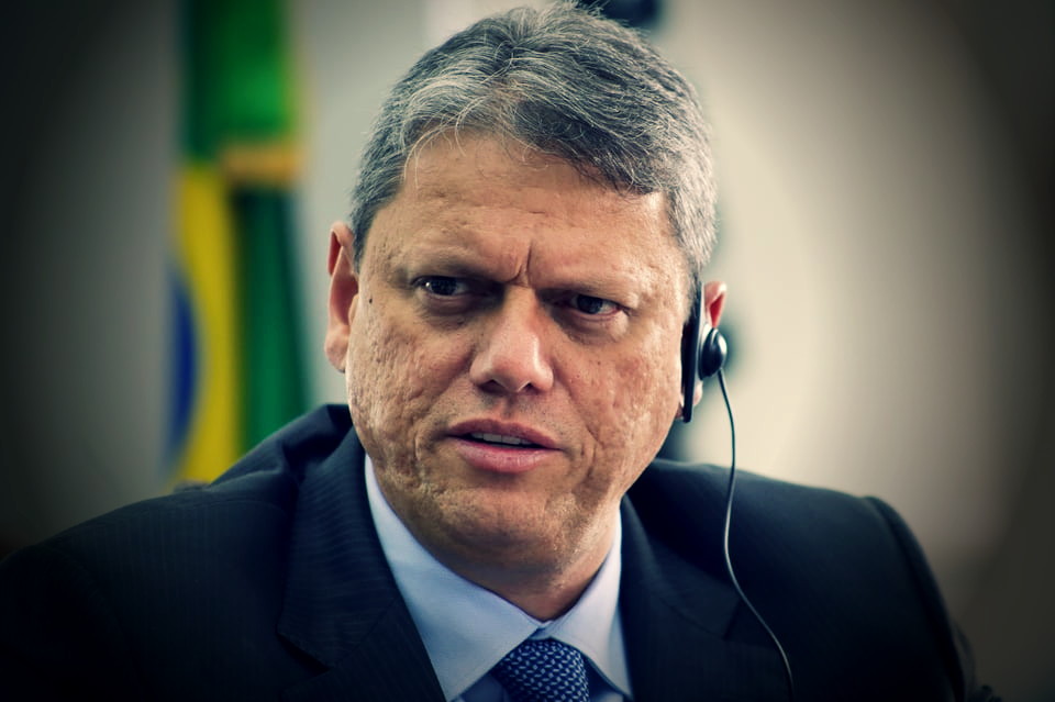 PhantomZVX's tweet photo. Porquê eu confio no Tarcísio:

- Recorde em investimentos privados;
- Recorde no superávit do agronegócio;
- Recorde na abertura de empresas;
- Recorde na entrega de moradias;
- Recorde em investimentos no transporte público;
- Recorde na geração de empregos;
- Aumentou o salário mínimo para R$ 1640;

- Luta histórica contra o crime organizado;
- Menor índice de homicídios da história, sendo menor que de países de primeiro mundo;
- Recorde na apreensão de drogas;
- Menor número de roubos e furtos desde 2008;
- Redução de 40% nos roubos de cargas na baixada santista;
- Redução de 25% nos roubos de cargas no Estado;
- Roubos e furtos no centro da cidade de SP caíram 68%;

• Com esses resultados, poderia colocar 237 Kassabs nas secretárias que eu não me importaria.