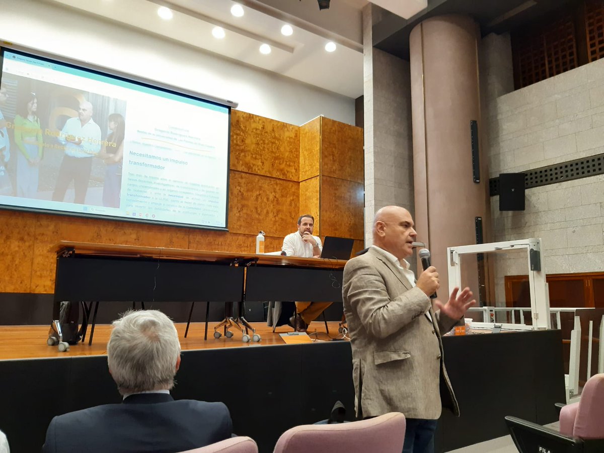 gregoriorohe's tweet photo. Cerramos la jornada hablando sobre los retos de un Humanismo digital para el siglo XXI, acompañado de unas palabras para recordar la relevancia social del 25N por parte de Auxiliadora González.

¡Mañana nos vamos de viaje a Lanzarote y Fuerteventura! Allí nos vemos.

Hay Futuro https://t.co/Qor4LFbsJl