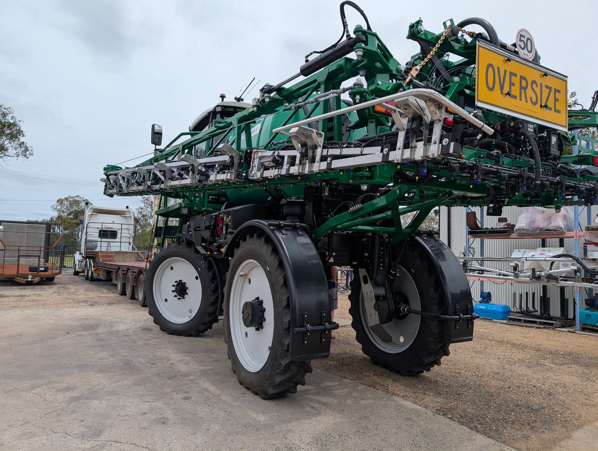 Sense_Spray's tweet photo. Double trouble for summer weeds..@Sense_Spray spot spraying system installs on a new @GoldacresAust and an @ApacheSprayers at Agspray centre Goondiwindi @AgApache #justspraytheweeds
https://t.co/ezWEegVco5 https://t.co/c2Ql68Nvl7