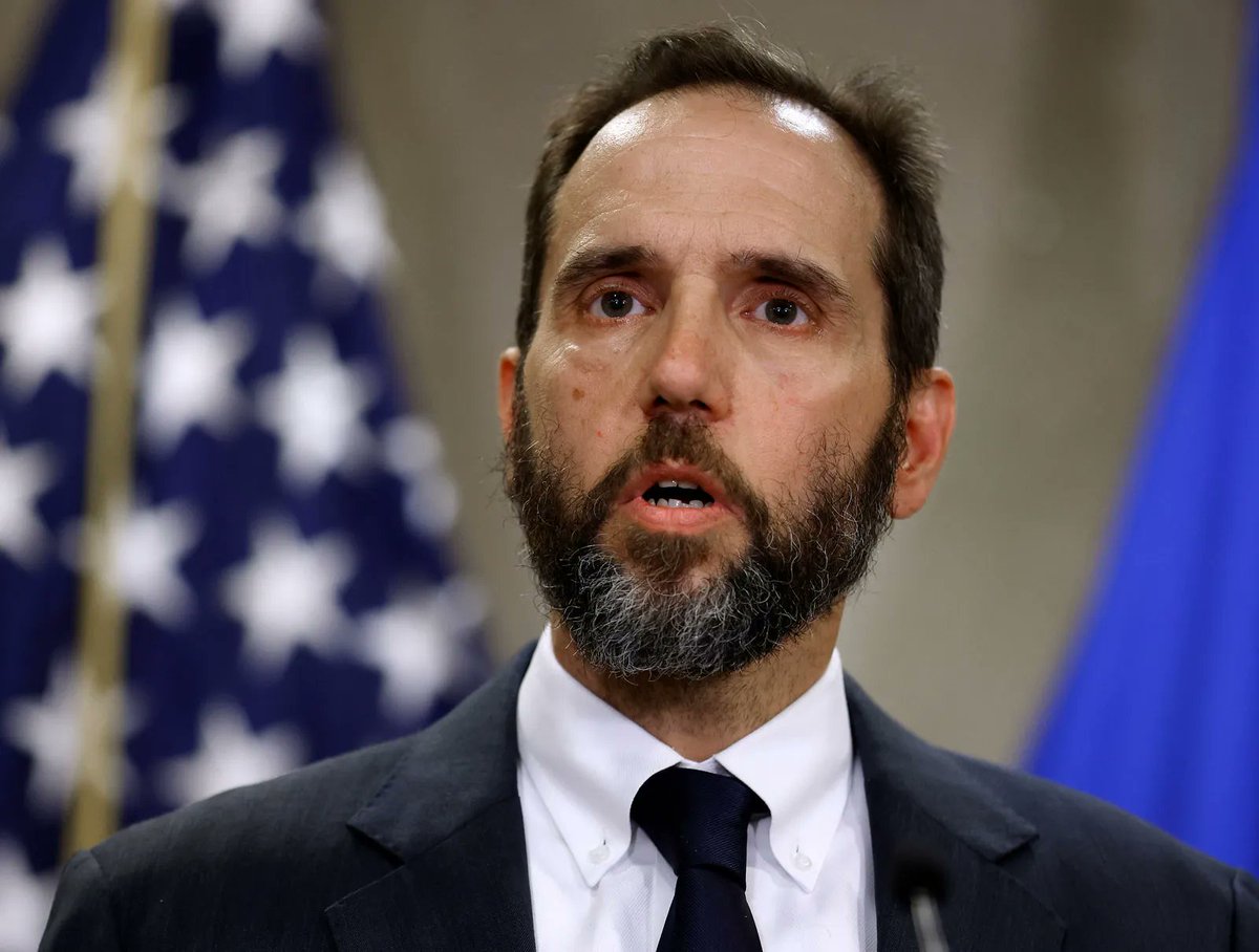 DisavowTrump20's tweet photo. There is no doubt the Trump Administration will seek retribution against Jack Smith. The best way for President Biden to protect him is to appoint Jack Smith to the bench. 

RETWEET if you think @POTUS should appoint Jack Smith as a federal judge! https://t.co/zR4ugPWkoS