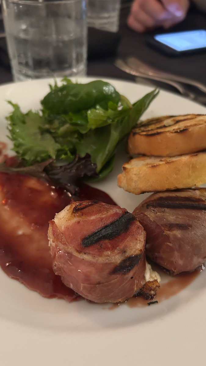 Open 5-10pm!!

#goatcheese #Proscuitto #proscuittowrappedgoatcheese #chickenburger #foodnl #seafoodpasta #koreanfriedchicken #scallops #scallopsawithsaffron #scallopsawithsaffron