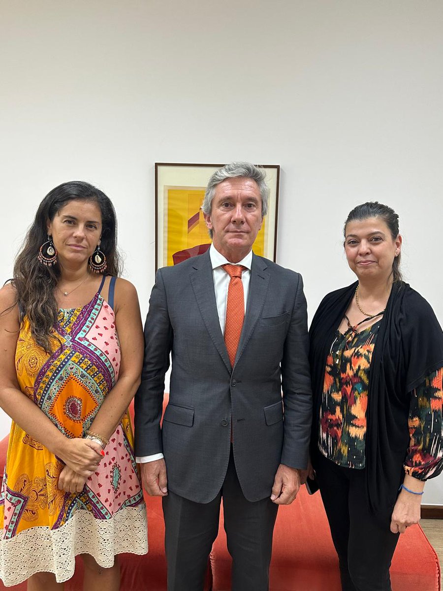 EmbaixadaEm's tweet photo. A Embaixada de Portugal no Brasil assinala hoje o dia internacional de eliminação da violência contra as mulheres. Todos os anos, milhões de mulheres no mundo sofrem de violência, maioritariamente às mãos de familiares ou companheiros.
#noexcuse #naotemdesculpa https://t.co/iZSU01bM8N
