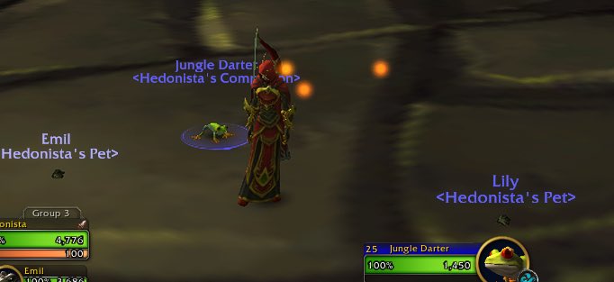 CapulettaGaming's tweet photo. Forgot to share my new pets on my hunters. Look how cute and tiny they are!!! (Battle pet for size comparison, didn’t have a banana 😂) 

#wow #warcraft #hunter @Warcraft #tinypets #gamer https://t.co/1H0CssSB5R