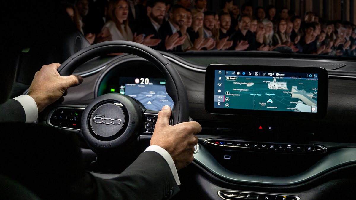 500e Giorgio Armani Collector’s Edition. Two global Italian icons join forces and come together to create an “instant classic“. Please contact your nearest dealer for more details.

*European model shown. Actual production model may differ.