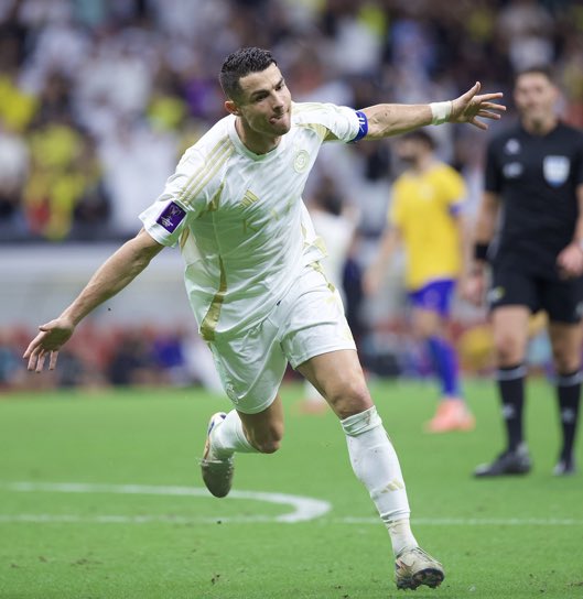 ArobaseGiovanny's tweet image. Cristiano Ronaldo :

« Je dédicace cette victoire à tous mes fans »

❤️❤️
