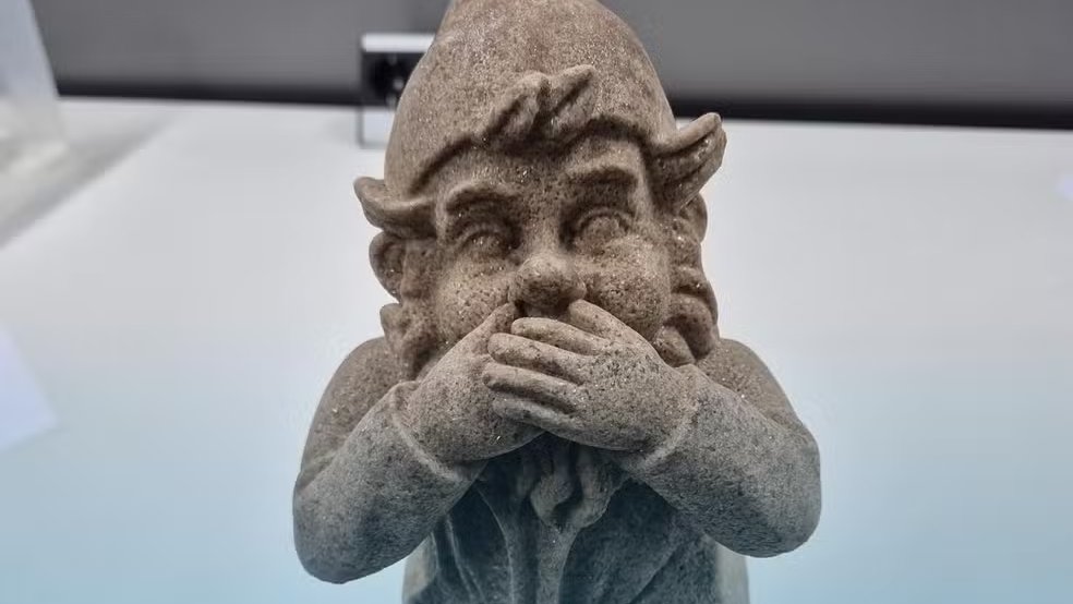 Polícia holandesa encontra estátua de gnomo de 2 quilos feita de ecstasy glo.bo/3Opj7SJ #g1