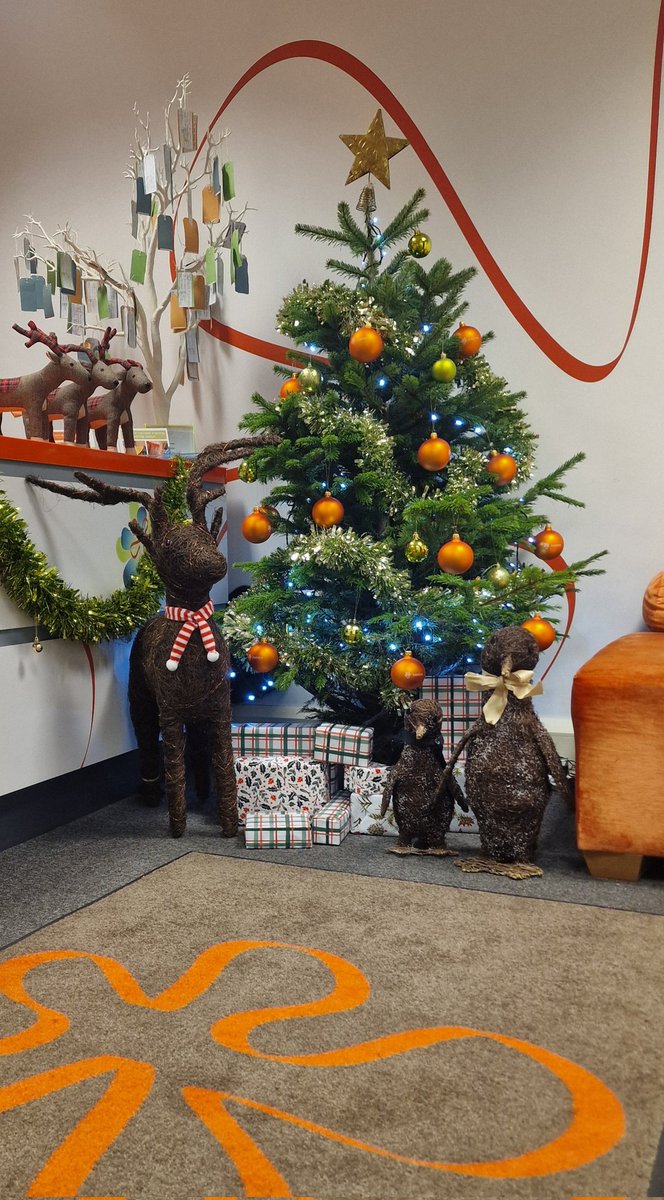 It's beginning to look a lot like...a Babble Christmas...
#researchbirmingham #feelgood #meetingsolihull #aqr #f2fmrx #Christmastree