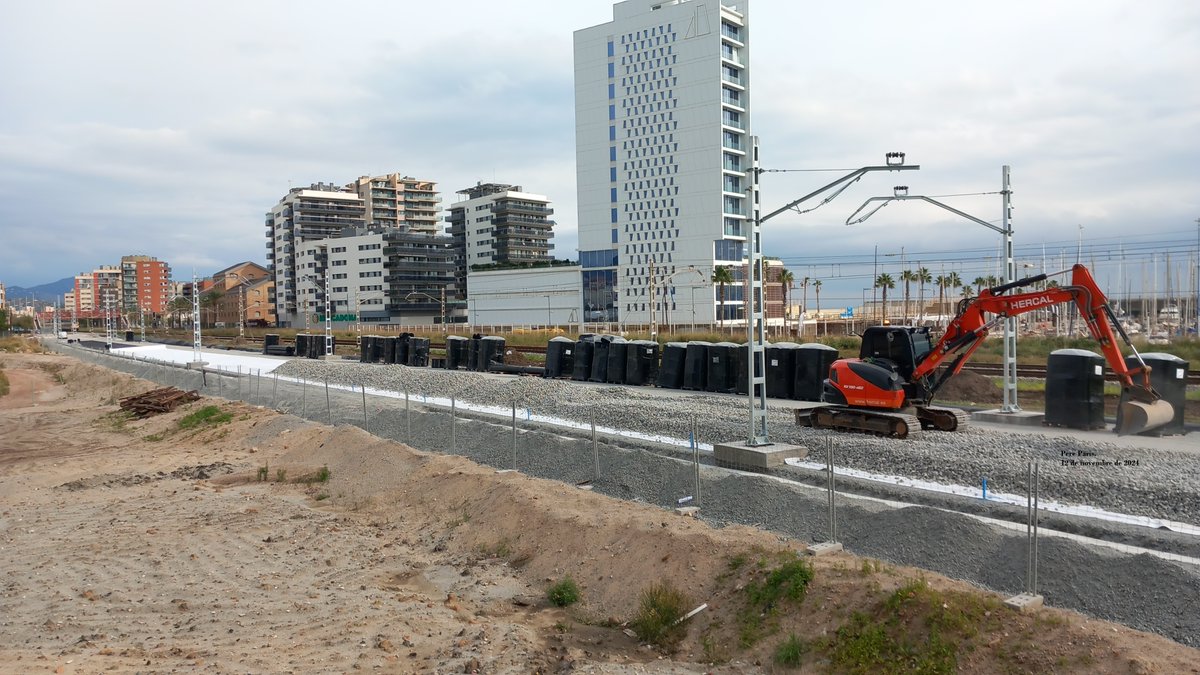 Obres del viaducte del port de Badalona. 
Agost - Octubre de 2024.