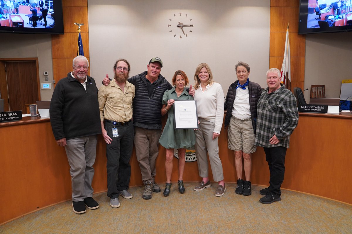 lagunabeachgov's tweet photo. Media Release: Celebrate “Artists Sunday” in Laguna Beach on Sunday, December 1, 2024

Click below to read the full article:
https://t.co/zQugAEes8P https://t.co/kXI8SyYefl