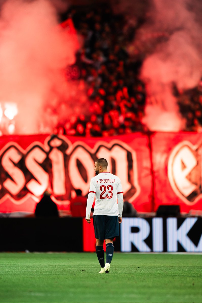 GroultScott's tweet photo. Joyeux anniversaire @losclive 🤍 https://t.co/IYerNDYr7F