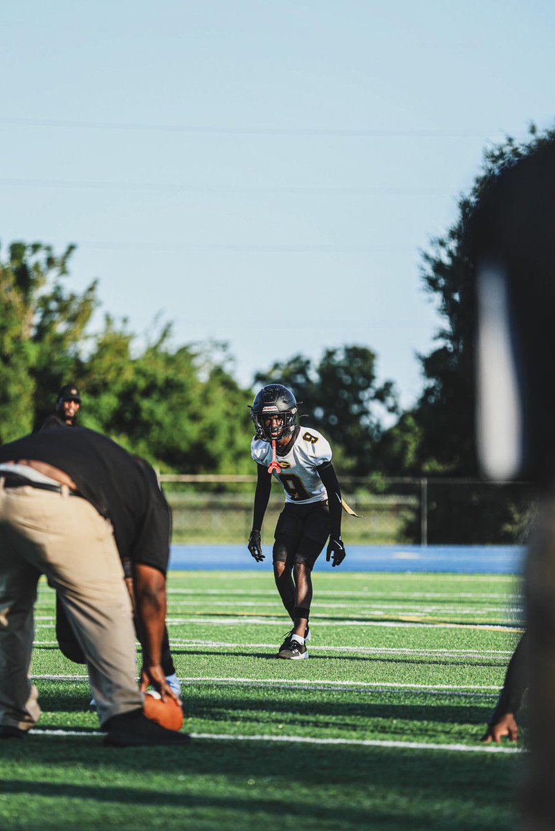 kywan_phillips1's tweet image. Sophomore Season Film 🦅
Stats: 42.5 tackles/5 PBUS/2 FR
@ChadSimmons_ @RecruitGeorgia @GROVESREBELS_FB @RustyMansell_ @JahaTheTrainer @xixnyne
🎥:hudl.com/v/2Qz3jS