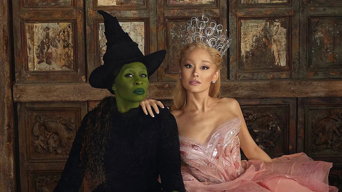 Chicas #wicked es perfecta. Me ha recargado mis pilas homosexuales. 110%. De Reverte a 10 un 11. Estoy a un capuccino de amanecer siendo Troye Sivan.

Ariana vestida de princesa ha eliminado toda traza de heterosexualidad de una patada voladora que suena a gorgorito ❤️‍🩹