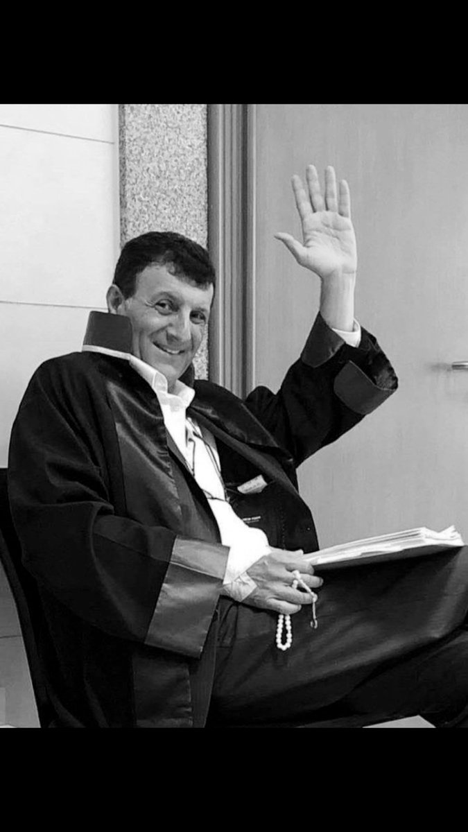 Ah, Ayhan abi, ah…
Usulca göçtün ya.

Başımız sağolsun…