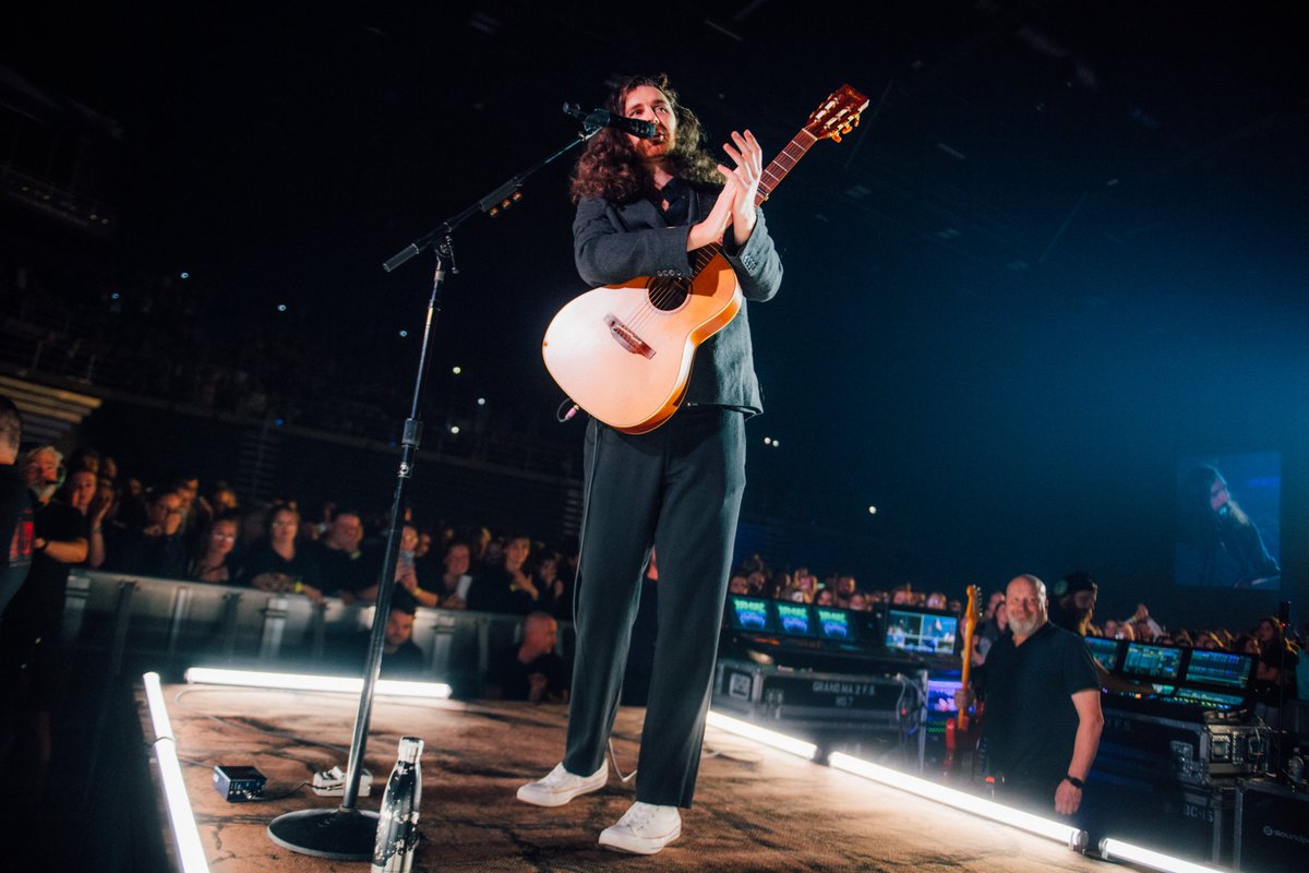 Hozier's tweet photo. New Zealand, I can’t thank you enough for that welcome and for sharing the end of this tour with us in Auckland and Christchurch. It was such a pleasure to be back, I feel very much at home in your beautiful country.   

📷 @ruthlessimagery https://t.co/k282sNY6PV