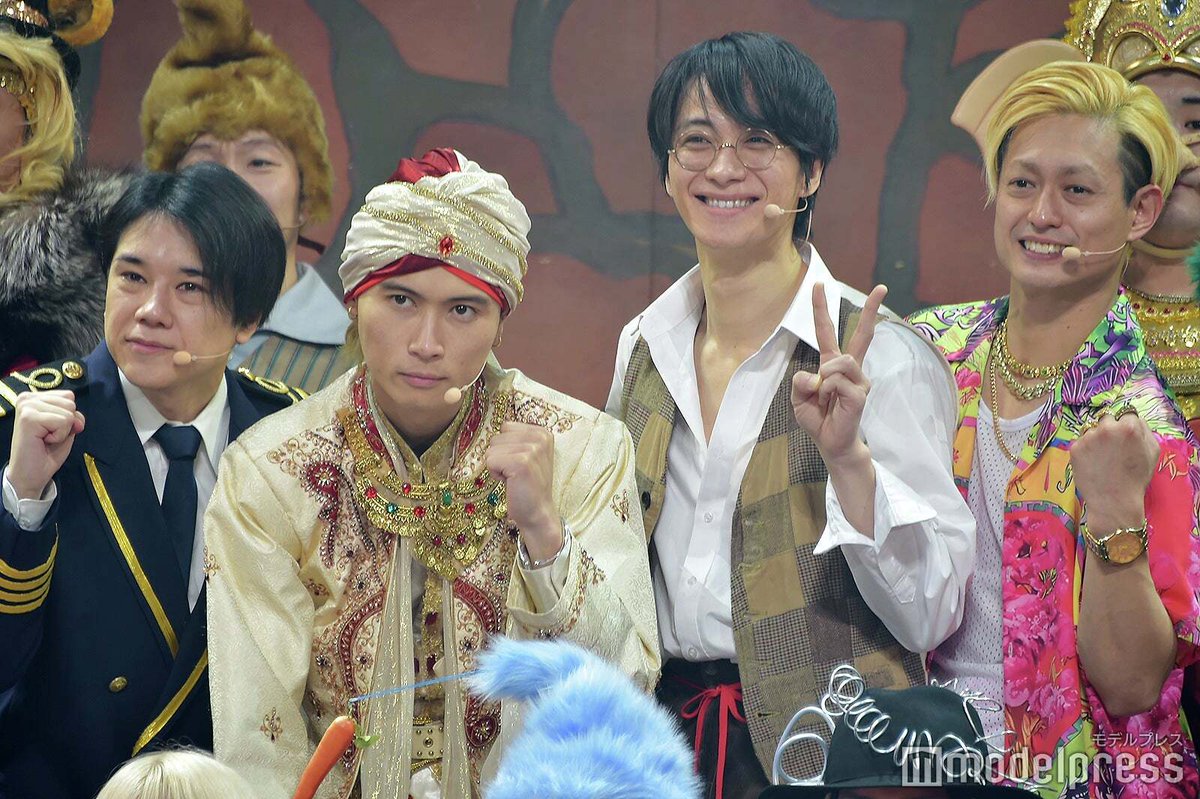 modelpress's tweet photo. ◤ABC座2024「大金星～時代を超えて～」◢

A.B.C-Z、4人体制初「ABC座」開幕🎊
https://t.co/Xs6QW8wBRJ

🪐異色キャラ全開
橋本良亮：王子
戸塚祥太：物理学者
五関晃一：船長
塚田僚一：ボクシング世界チャンピオン

「大船に乗ったつもりで」
内博貴・少年忍者らと31曲披露

#ABC座 @abcz_official https://t.co/yc1OQBDVvn