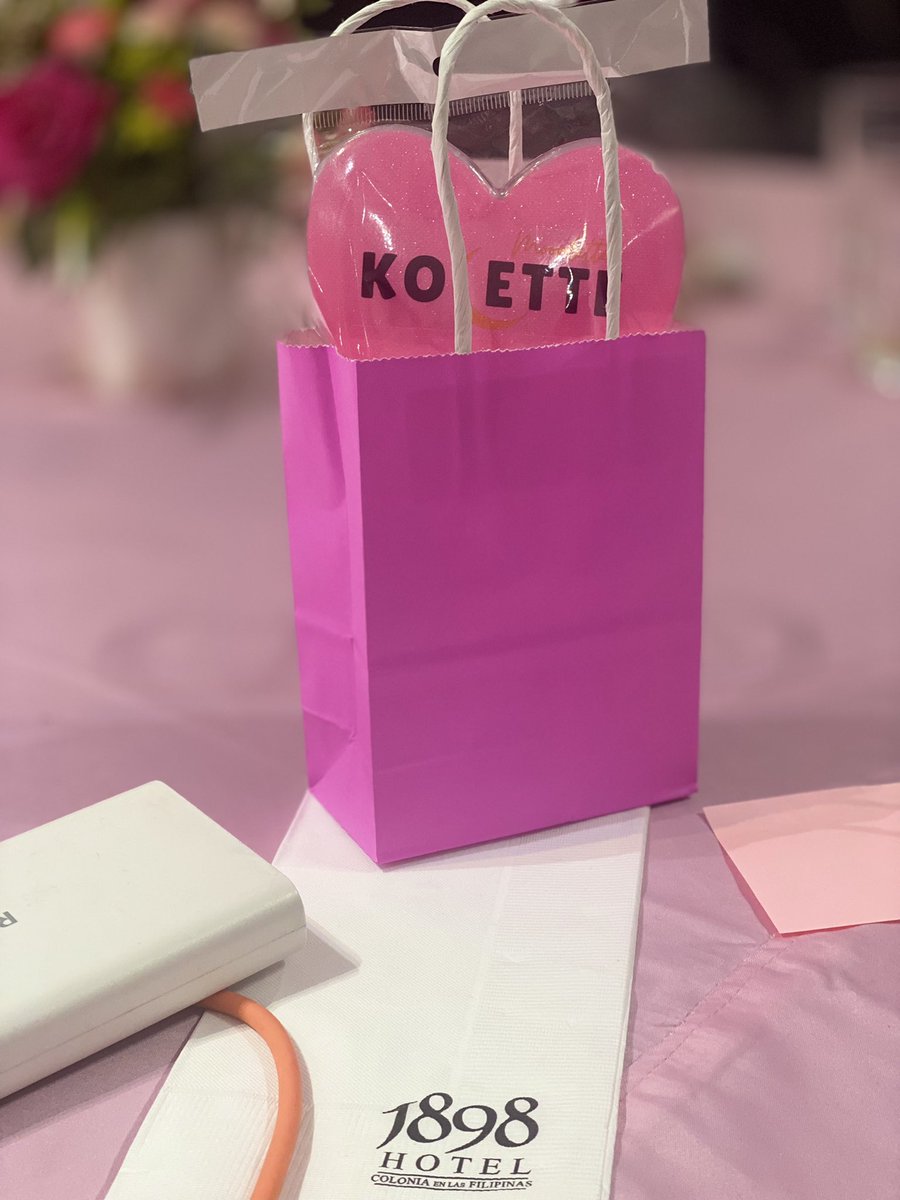 woetoyou7's tweet photo. Meet and greet with @kolettemadelo 🎀
#LowkeyFan
Kolette Fan Meet & Greet 😍 https://t.co/KAJsE7pMBF