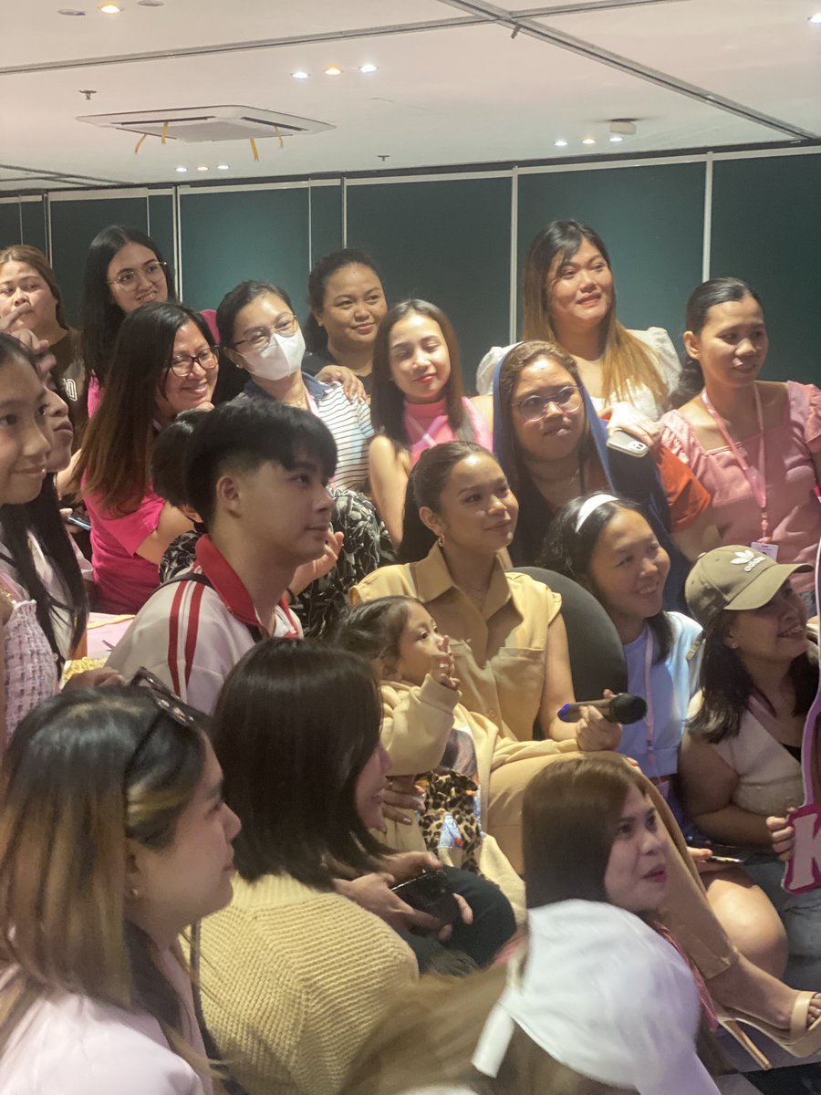 woetoyou7's tweet photo. Meet and greet with @kolettemadelo 🎀
#LowkeyFan
Kolette Fan Meet & Greet 😍 https://t.co/KAJsE7pMBF