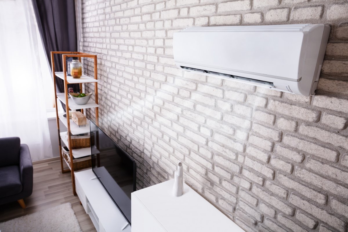 TripleTHeating's tweet photo. Tired of uneven heating in your #home? Consider a ductless mini-split system! These efficient units provide targeted heating and cooling, perfect for additions or hard-to-reach areas. #TripleT specializes in ductless #minisplit installation. https://t.co/DWMpM4Rm6h