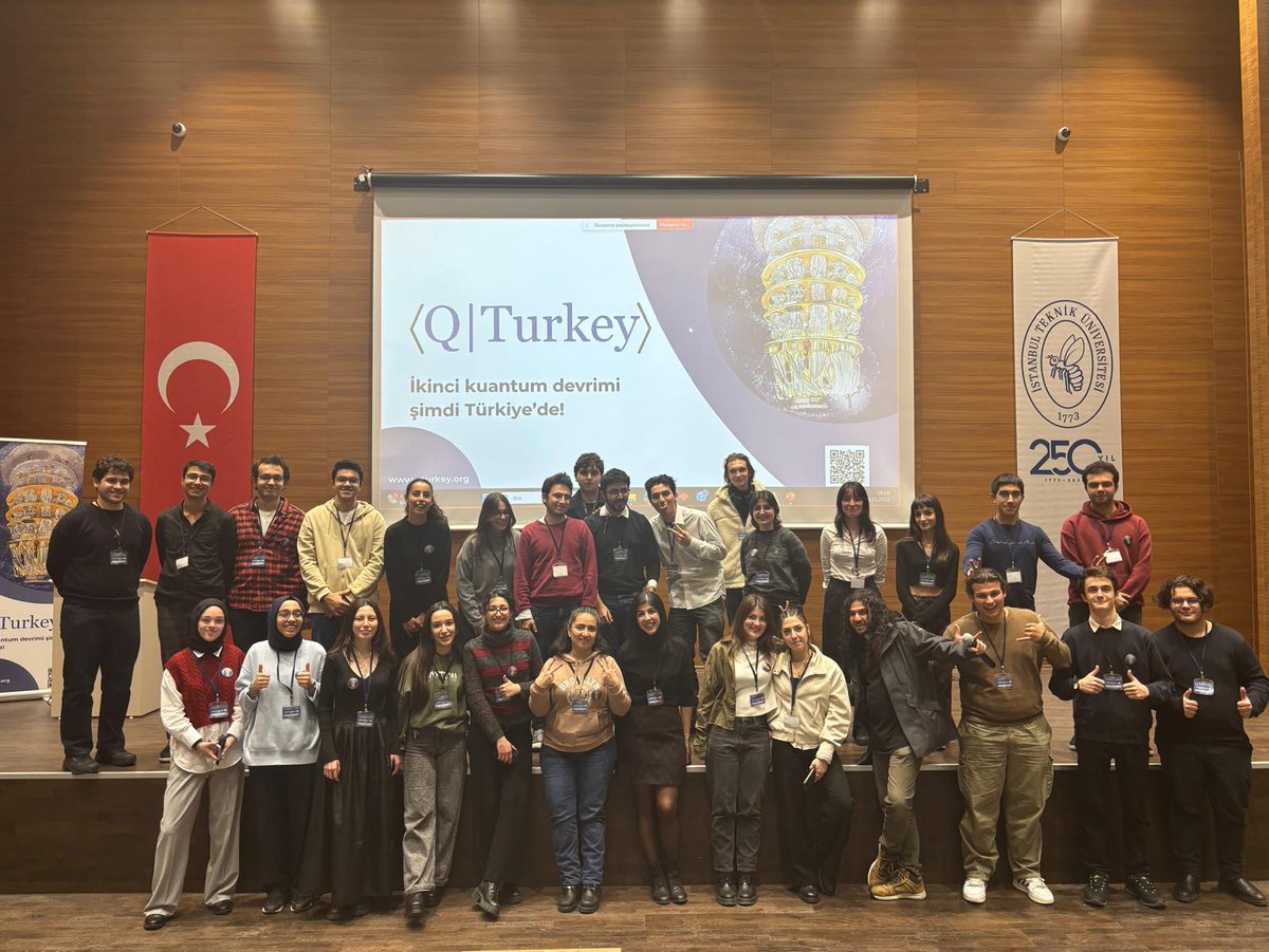 OzlemSalehi's tweet photo. Bu yıl dördüncüsünü düzenlediğimiz QTurkey Kuantum Günleri’24 etkinliğini geride bıraktık. Kendi adıma mutlu ve gururluyum. İnsanların etkinliğe bu kadar yoğun ilgi göstermesi bizim gibi gönüllü bir ekip için harika bir motivasyon kaynağı.
@KuantumTurkiye https://t.co/yEfYeYqf5F