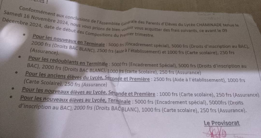 schartthy's tweet photo. C'est triste #ChezMoiAuCongo
Une méthode voilée pour arnaquer les élèves. #ÉcolePublique, #LycéeChaminade, #Enseignement, @MinistereComCG https://t.co/pBfa0tpRYv