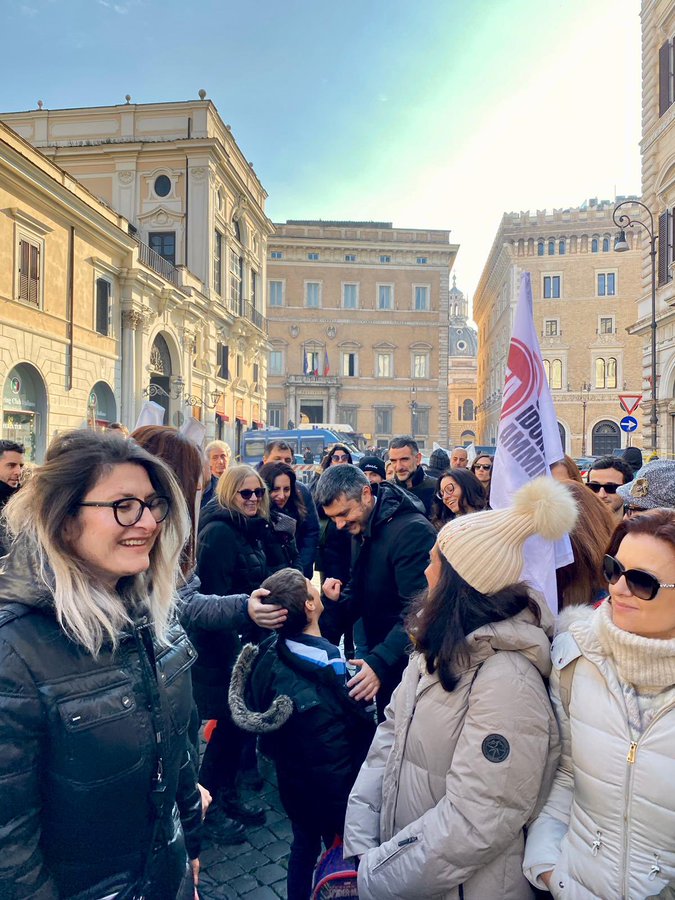 <a href="/GiovanniPaglia/">Paglia Giovanni</a> Al di là delle parola cosa si vuole fare? 
E' calato il silenzio sugli #idoneiCUFA. Persone che volevano uscire dal tunnel della disoccupazione e del precariato per sè e le loro famiglie lasciati senza futuro dal governo <a href="/GiorgiaMeloni/">Giorgia Meloni</a> 
Quali interessi si stanno perseguendo?