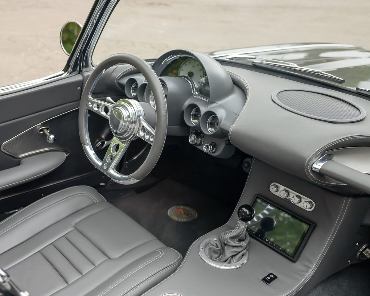 Barrett_Jackson's tweet photo. @chevrolet Sitting on an #ArtMorrison GT chassis, finished in a #custom mix of gray metallic with silver coves and riding on custom #CurtisSpeed wheels, this #Vette is rolling across the 2025 #Scottsdale Auction block with No Reserve, Jan. 18-26.
Learn more: https://t.co/FtWXTACzSX https://t.co/tUhbf4DhY3