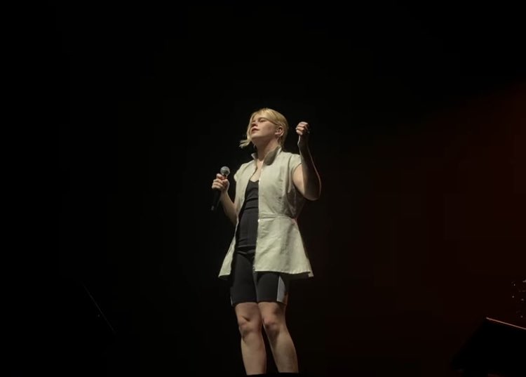 Opaled09's tweet image. @zahodesagazan 

LITTÉRALEMENT LE MEILLEUR CONCERT DE MON EXISTENCE, J’ARRIVE PAS À REDESCENDRE 🥹🥹🥹