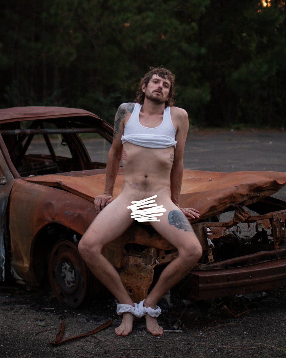 LandoBandoPorts's tweet photo. I just love this isolated burned up car! Extended and uncensored set on Patreon -- link in bio! π€
#LandoBando #abandonedportraits #malenude #nudemale #nudephotography #Patreonartist #Patreon #lgbt #lgbtq #lgbtmodel #georgiaboy https://t.co/ckZnGWP1OB