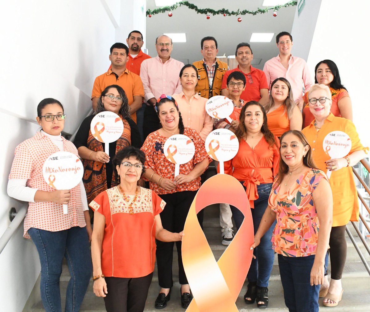 ASEChiapas's tweet photo. Como cada año el 25 de noviembre se conmemora el Día Internacional para Eliminar la Violencia contra la Mujer, con el objetivo de movilizar a todos los miembros de la sociedad ante una alarmante escalada de la violencia contra las mujeres en todo el mundo. 

#DíaNaranja 🧡 https://t.co/8wxrRdxXA5