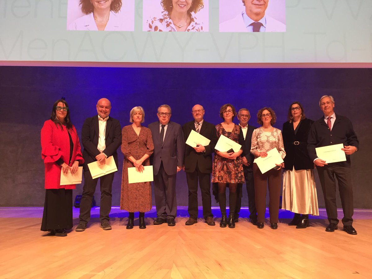 COMBarcelona's tweet photo. 🏅#PremisExcellènciaCoMB2024 en la categoria 𝗠𝗲𝗱𝗶𝗰𝗶𝗻𝗮 𝗱'𝗘𝗱𝘂𝗰𝗮𝗰𝗶𝗼́ 𝗠𝗲̀𝗱𝗶𝗰𝗮⬇️
🔹@MartaAymerich - @UOCuniversitat @ehealthUOC
🔹Pedro Castro Rebollo - @hospitalclinic
🔹Maribel Fernández San Martín - Unitat Docent Multiprofessional (@primariaicscat)
🔹Joan Carles Ferreres Piñas - @parctauli
🔹Elena Iborra Ortega - @hbellvitge
🔹Victoria Montoro Martínez - @fsmhospital
🔹@crodrigogl - @hgermanstrias