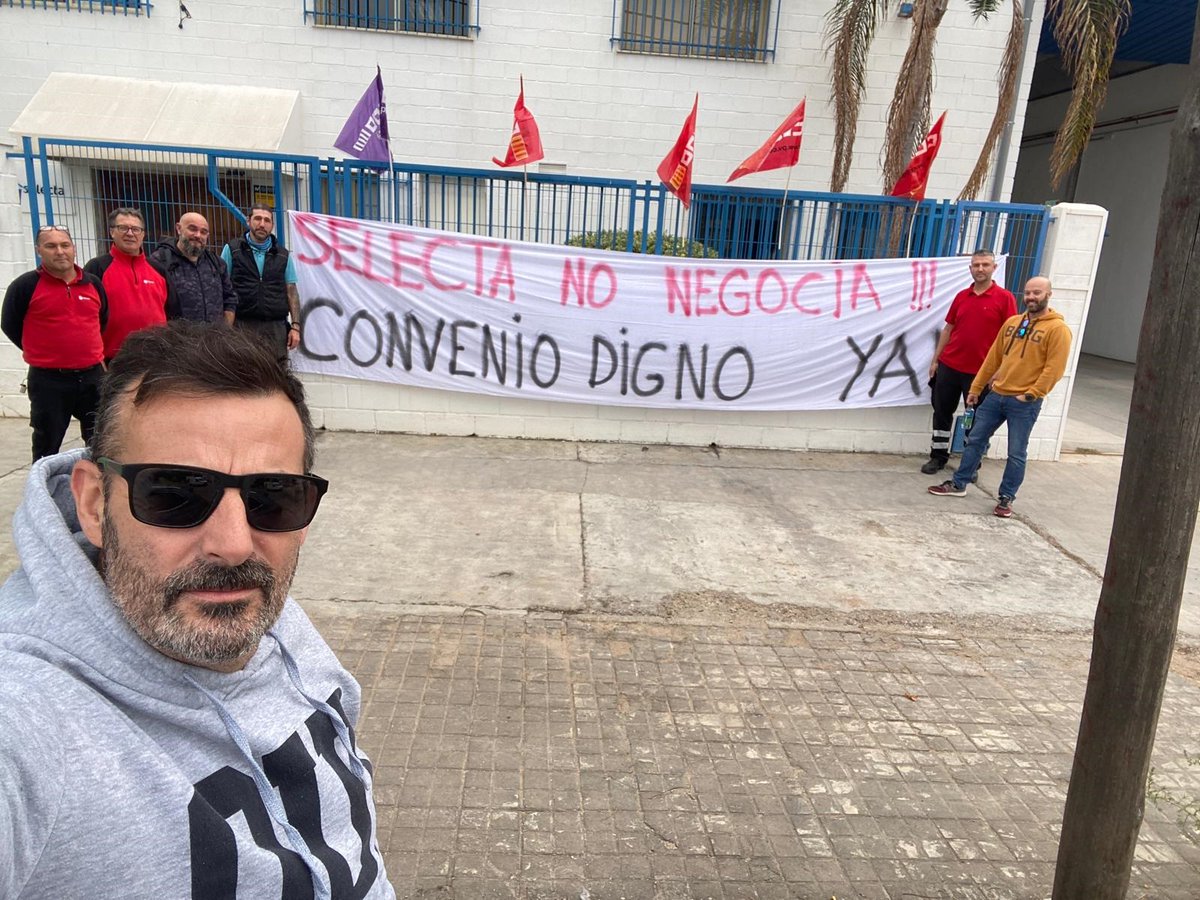 Hoy se movilizan compañer@s en la delegación de <a href="/Selecta_spain/">Selecta España</a> #Paterna (#Valencia).  

VOLVEMOS A LA LUCHA POR UN CONVENIO DIGNO.

Tras la desconvocatoria de #HUELGA por un acuerdo en materia salarial, #Selecta utiliza la técnica del aburrimiento.  Y SEGUIMOS SIN CONVENIO.