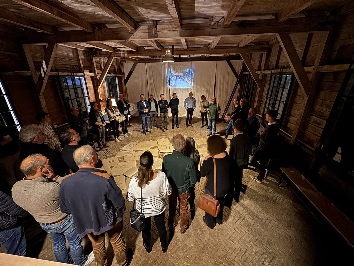 We gaan over vijf minuten live! facebook.com/events/s/polit… #gevechtomderuimte <a href="/VVD_HLMR/">VVD Haarlemmermeer</a>